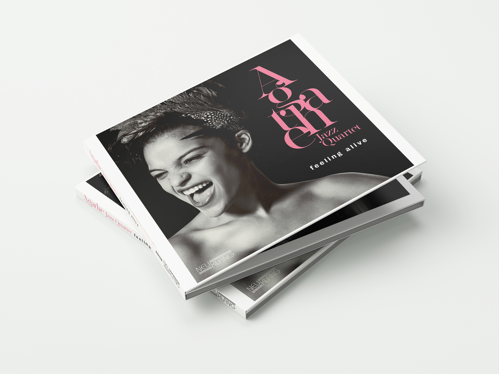 Agathe Iracema - Feeling Alive - album - conception / création graphique, direction artistique, graphisme pochette de musique © Christophe Andrusin @ pommecpommev