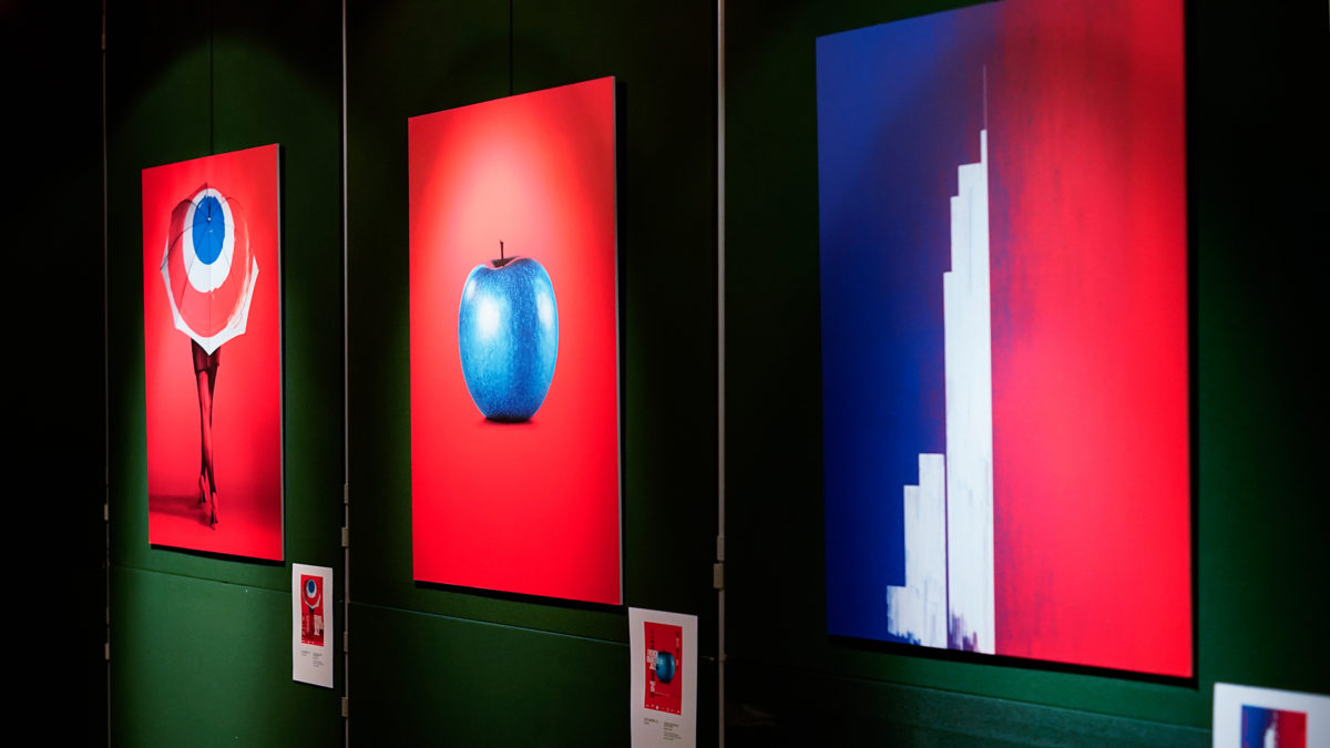 Exposition signes & musique au théâtre de Fontainebleau dans le cadre du festival Jazz au théâtre. Rétrospective de 10 ans de création graphique autour de la musique. Christophe Andrusin nous invite le spectateur à questionner la démarche de création face à la commande de l’univers musical.